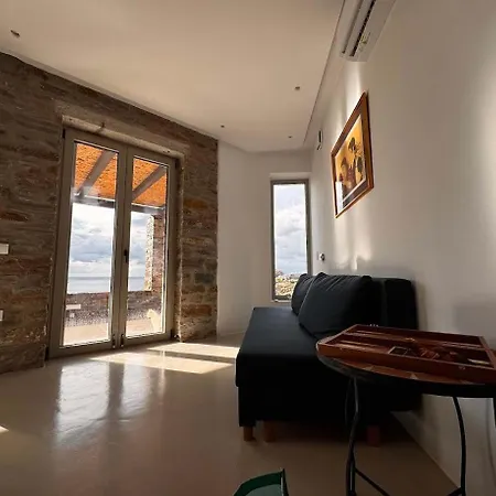 Tzia Authentic Stone Apt W Modern Style & Sea View Daire Koundouros